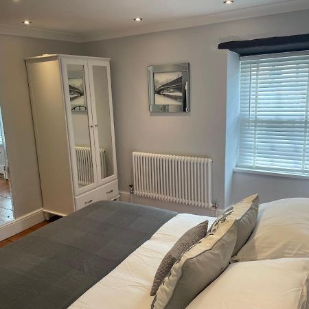 17 Eastgate Villa Cowbridge Bagian luar foto
