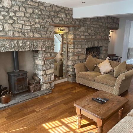 17 Eastgate Villa Cowbridge Bagian luar foto