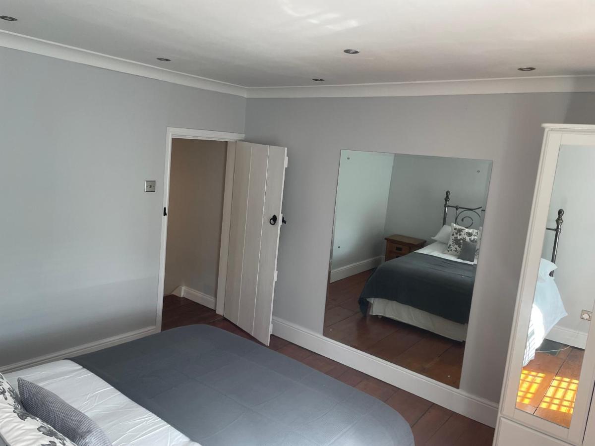17 Eastgate Villa Cowbridge Bagian luar foto
