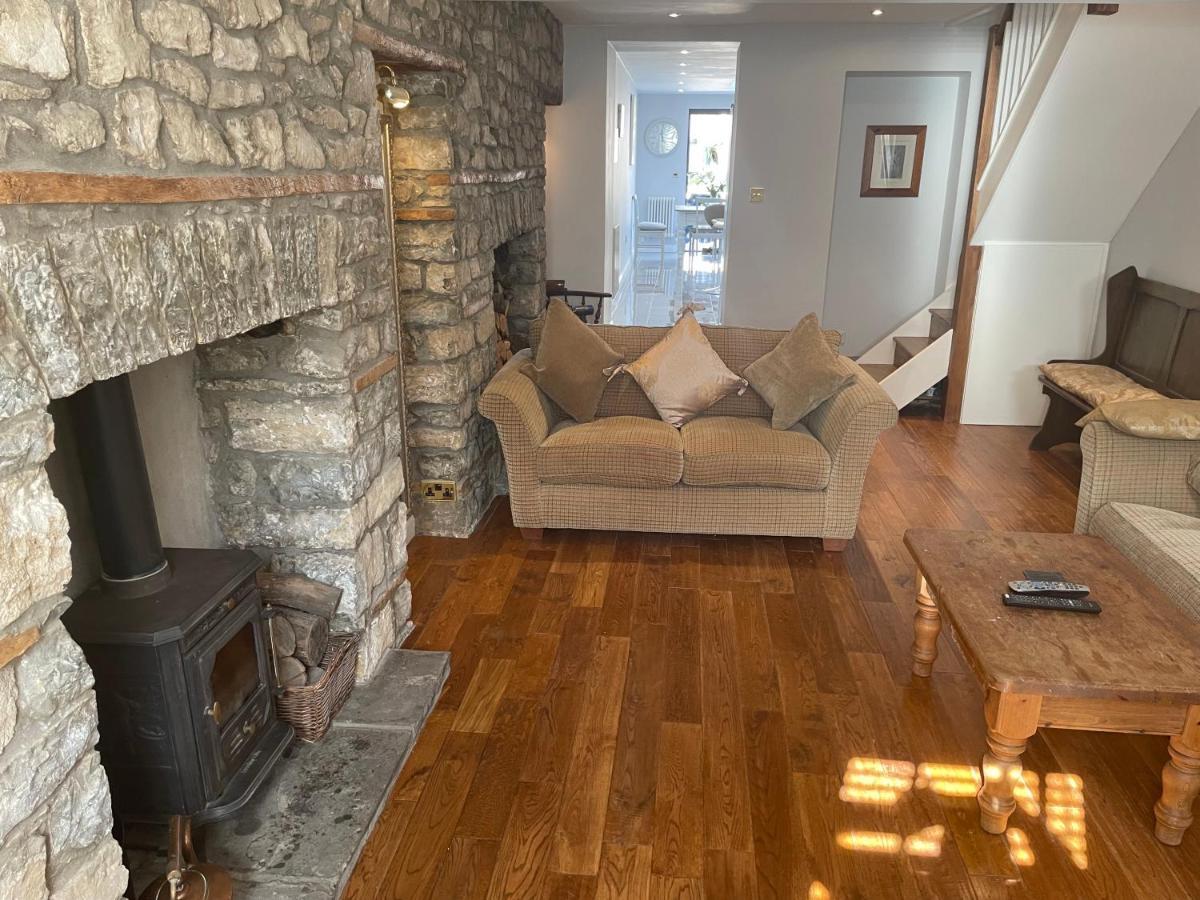 17 Eastgate Villa Cowbridge Bagian luar foto