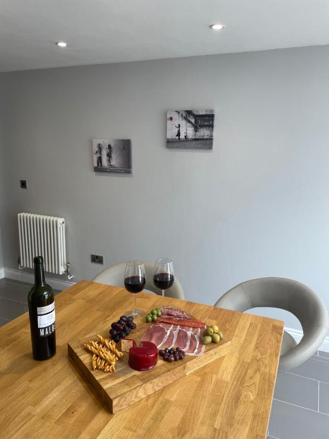 17 Eastgate Villa Cowbridge Bagian luar foto