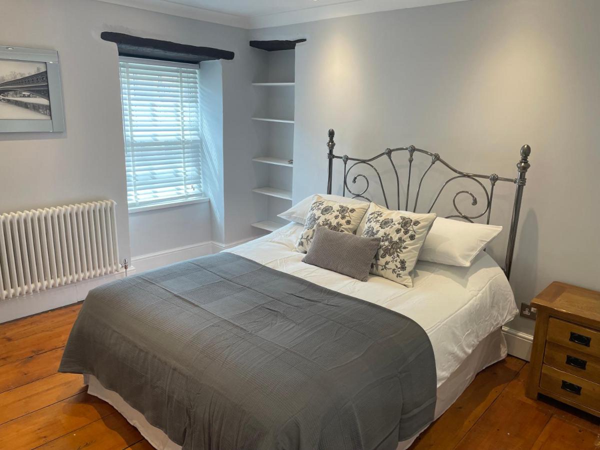 17 Eastgate Villa Cowbridge Bagian luar foto