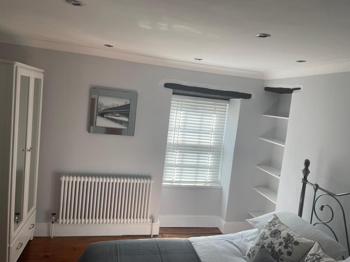 17 Eastgate Villa Cowbridge Bagian luar foto