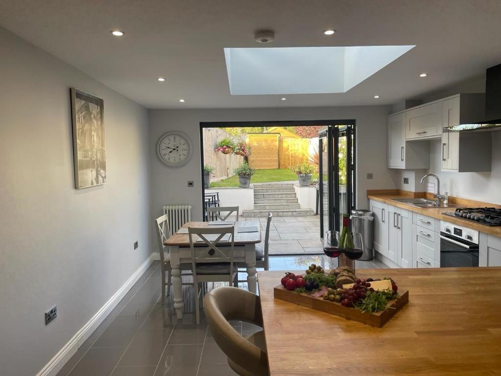 17 Eastgate Villa Cowbridge Bagian luar foto